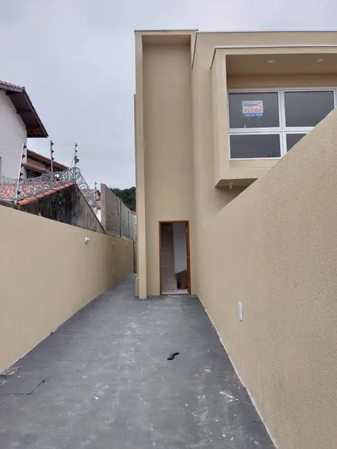 Foto 1 de Casa com 3 quartos para alugar, 250m2 em Martim de Sá, Caraguatatuba - SP