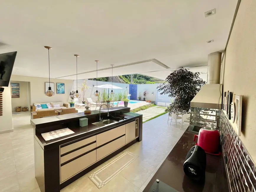 Foto 7 de Casa com 2 quartos à venda, 360m2 em Cidade Jardim, Caraguatatuba - SP