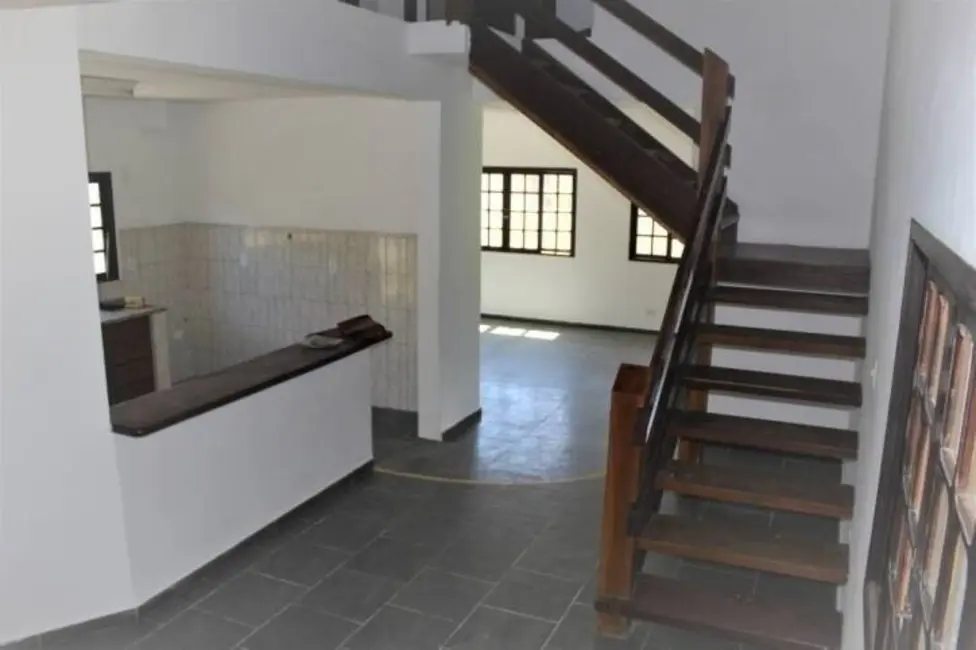 Foto 3 de Casa com 5 quartos à venda, 450m2 em Parque Balneário Poiares, Caraguatatuba - SP