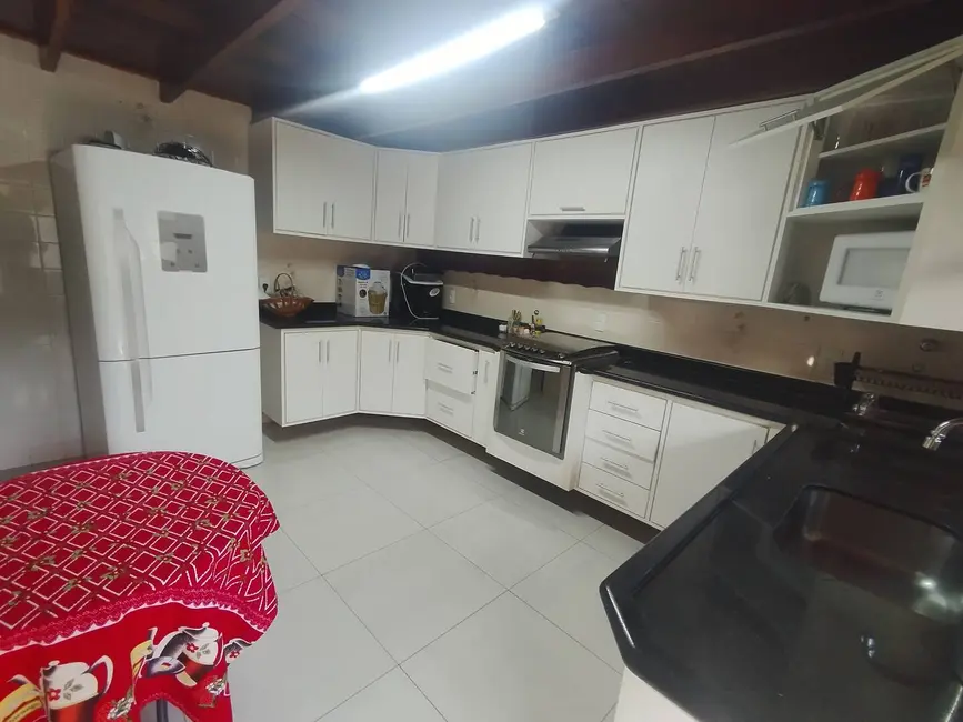 Foto 5 de Casa com 3 quartos à venda, 250m2 em Park Imperial, Caraguatatuba - SP