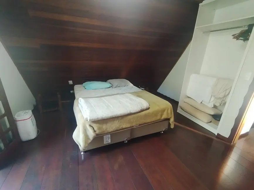 Foto 9 de Casa com 3 quartos à venda, 250m2 em Park Imperial, Caraguatatuba - SP