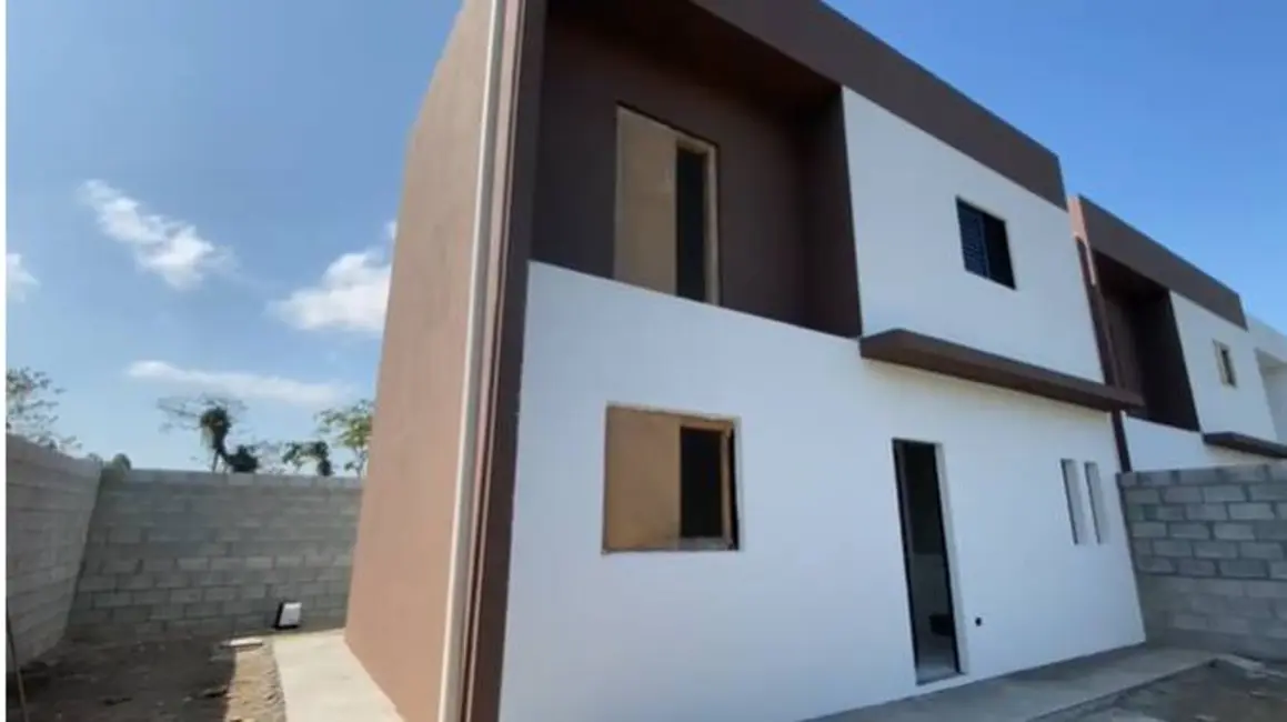 Foto 3 de Sobrado com 2 quartos à venda, 125m2 em Balneário Recanto do Sol, Caraguatatuba - SP