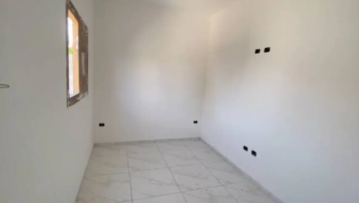 Foto 4 de Sobrado com 2 quartos à venda, 125m2 em Balneário Recanto do Sol, Caraguatatuba - SP