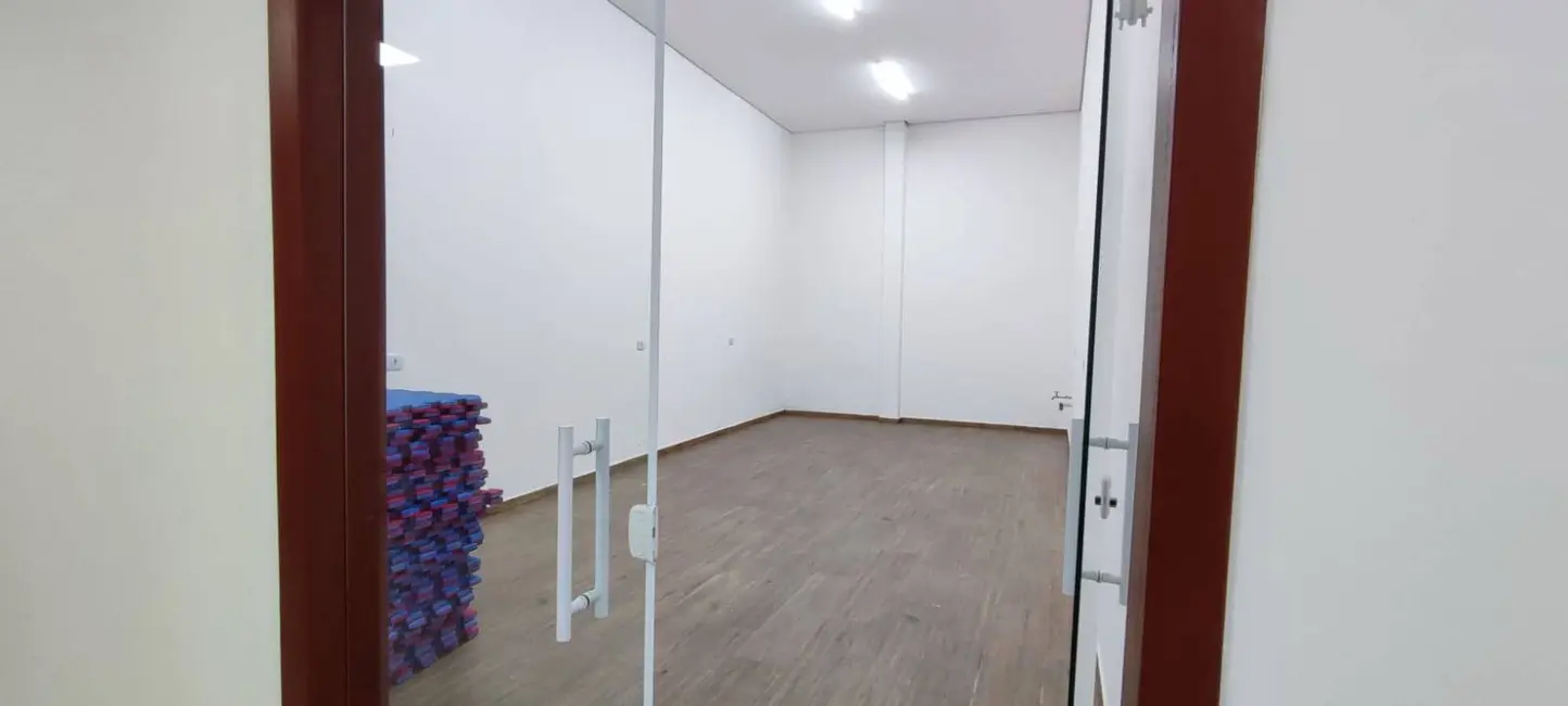 Foto 5 de Sala Comercial para alugar, 27m2 em Martim de Sá, Caraguatatuba - SP