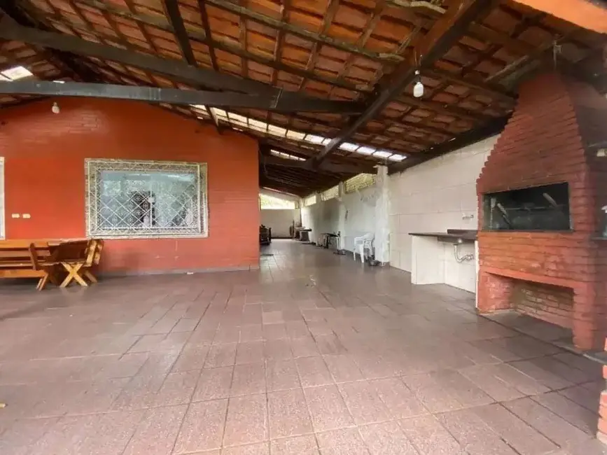Foto 4 de Casa com 4 quartos à venda e para alugar, 270m2 em Martim de Sá, Caraguatatuba - SP