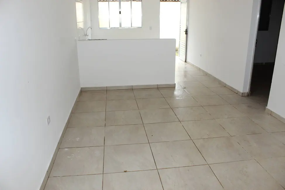 Foto 7 de Casa com 2 quartos para alugar, 80m2 em Pegorelli, Caraguatatuba - SP