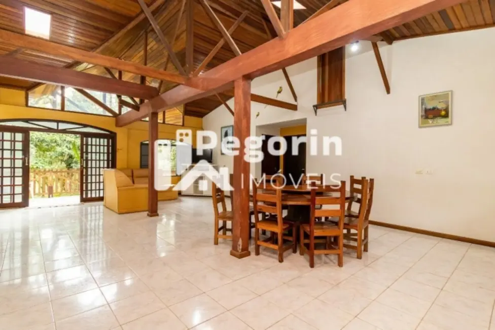 Foto 4 de Chácara com 7 quartos à venda, 412m2 em Centro, Bocaiuva Do Sul - PR