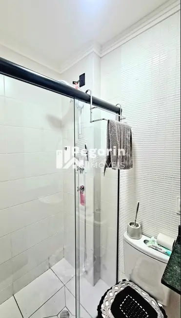 Apartamento com 2 quartos à venda, 42m2 em Weissópolis, Pinhais - PR - imagem 8 Foto 8 de Apartamento com 2 quartos à venda, 42m2 em Weissópolis, Pinhais - PR