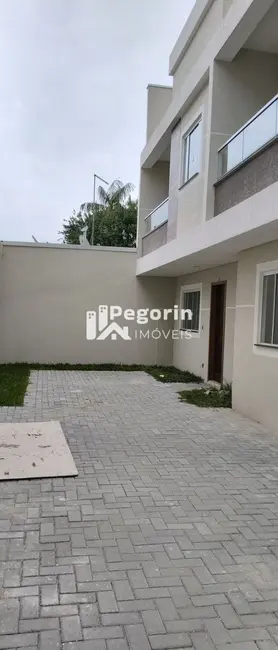 Sobrado com 3 quartos à venda, 122m2 em Cajuru, Curitiba - PR - imagem 4 Foto 4 de Sobrado com 3 quartos à venda, 122m2 em Cajuru, Curitiba - PR