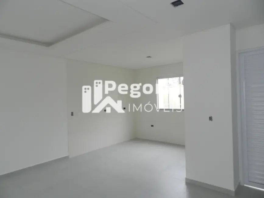 Sobrado com 3 quartos à venda, 122m2 em Cajuru, Curitiba - PR - imagem 9 Foto 9 de Sobrado com 3 quartos à venda, 122m2 em Cajuru, Curitiba - PR