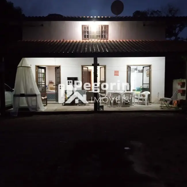Foto 1 de Casa com 2 quartos à venda, 125m2 em Itapoa - SC