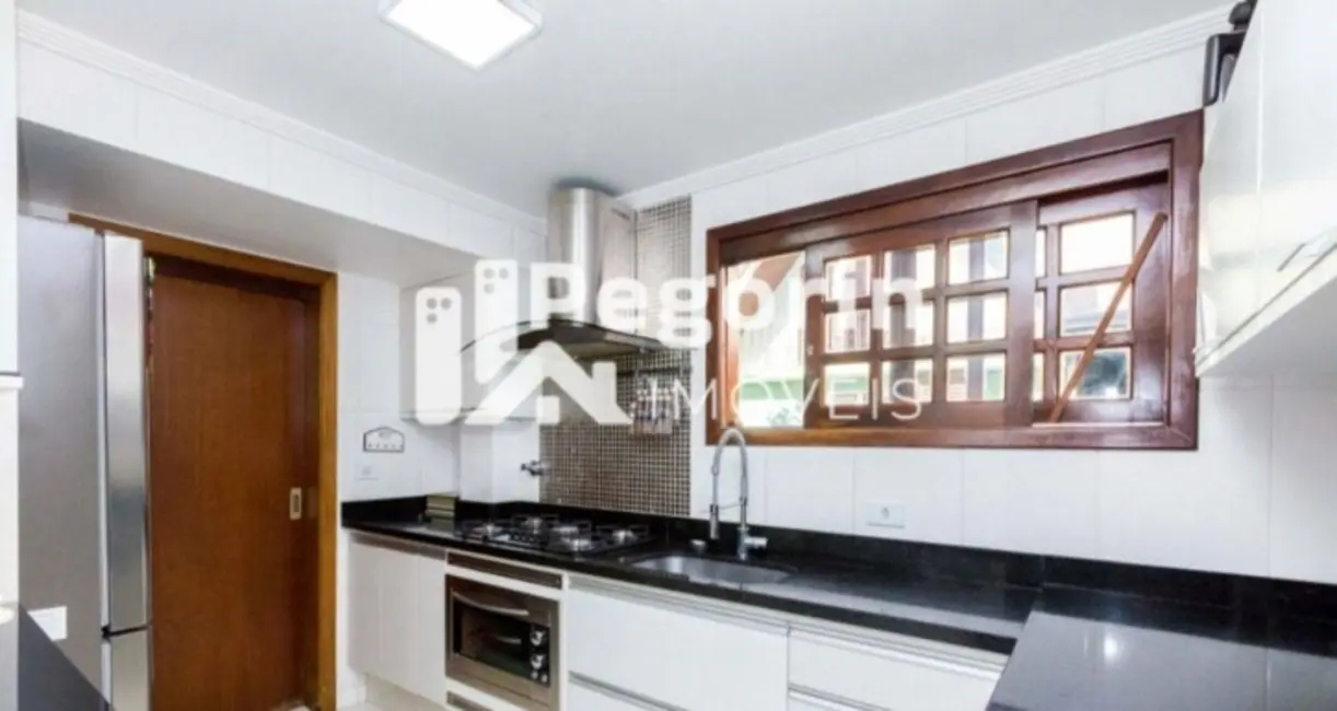 Foto 8 de Casa com 4 quartos à venda, 250m2 em Centro, Pinhais - PR