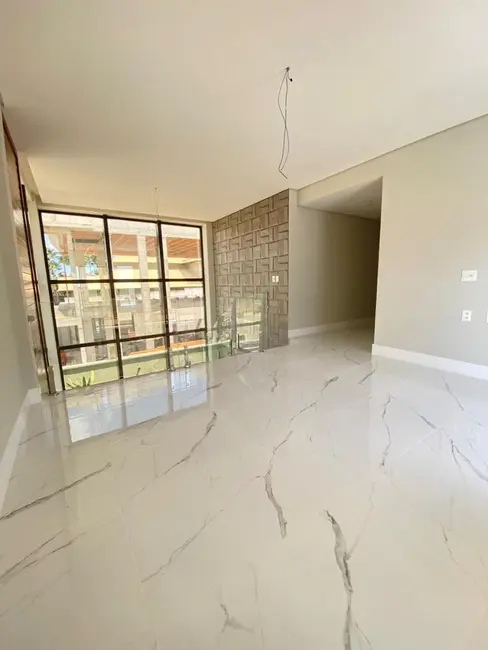 Casa com 5 quartos à venda, 382m2 em Eusebio - CE - imagem 8 Foto 8 de Casa com 5 quartos à venda, 382m2 em Eusebio - CE