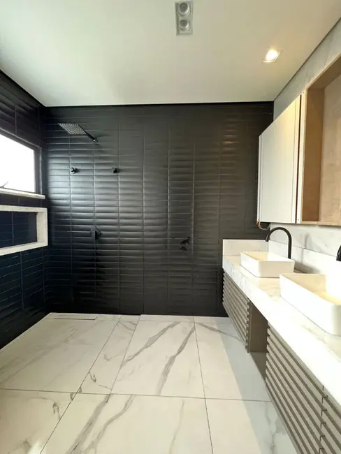 Casa de Condomínio com 5 quartos à venda, 380m2 em Centro, Eusebio - CE - imagem 8 Foto 8 de Casa de Condomínio com 5 quartos à venda, 380m2 em Centro, Eusebio - CE