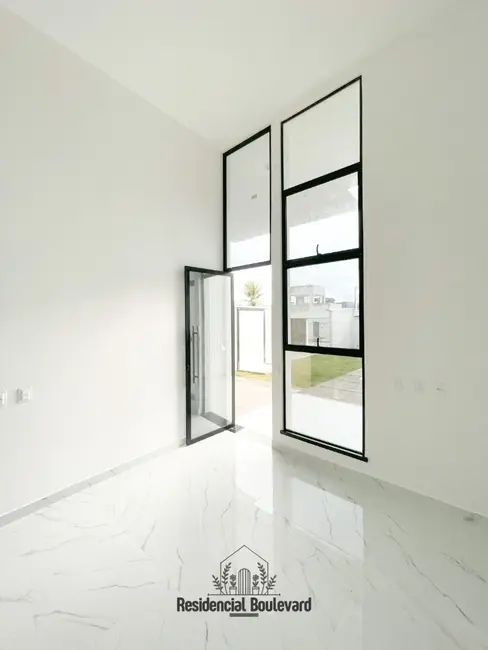 Foto 2 de Casa à venda, 248m2 em Eusebio - CE