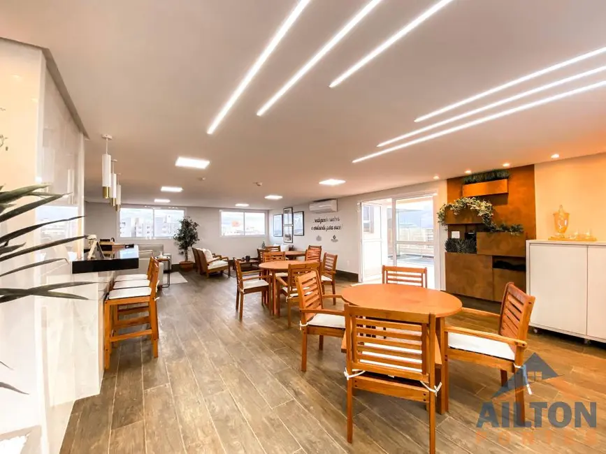 Foto 4 de Apartamento com 2 quartos à venda, 65m2 em Centro, Guarapari - ES