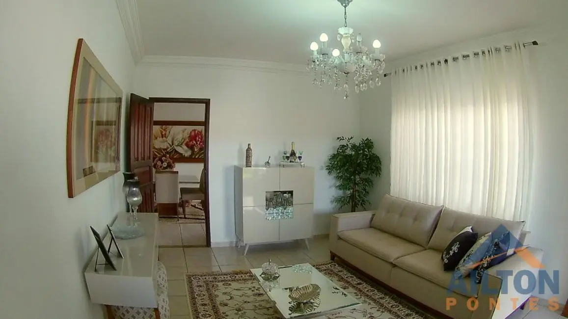 Foto 3 de Casa com 3 quartos à venda, 204m2 em Itapebussu, Guarapari - ES