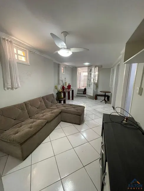 Foto 2 de Casa com 2 quartos para alugar, 86m2 em Lagoa Funda, Guarapari - ES
