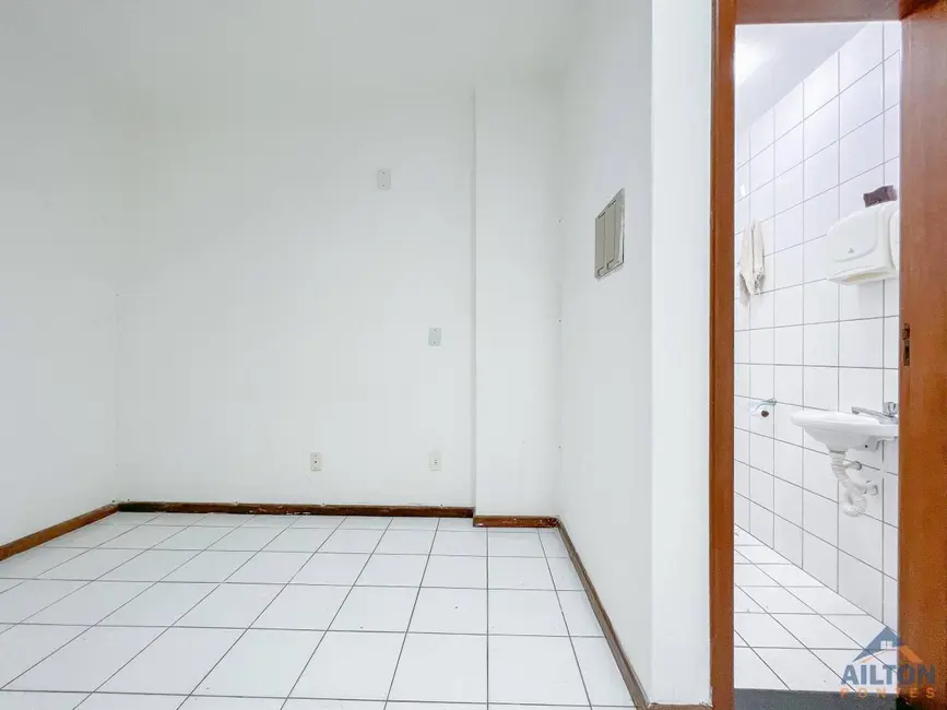 Loja para alugar, 35m2 em Centro, Guarapari - ES - imagem 9 Foto 9 de Loja para alugar, 35m2 em Centro, Guarapari - ES