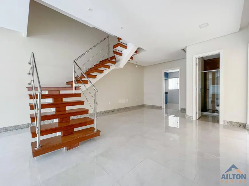 Casa com 3 quartos para alugar, 160m2 em Praia do Morro, Guarapari - ES - imagem 9 Foto 9 de Casa com 3 quartos para alugar, 160m2 em Praia do Morro, Guarapari - ES