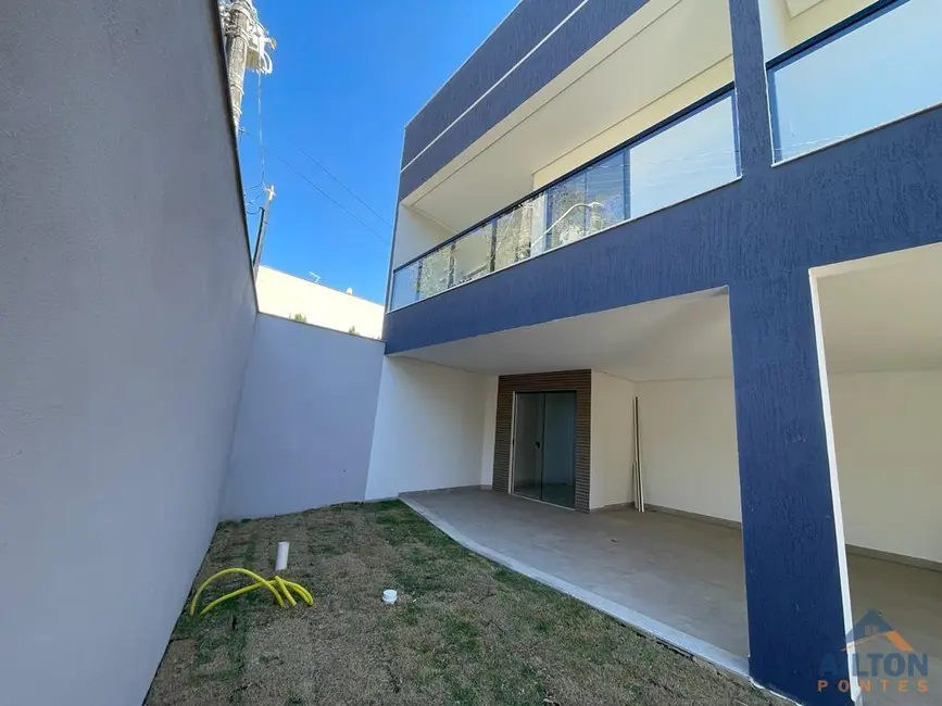 Foto 1 de Casa com 3 quartos à venda, 124m2 em Santa Mônica, Guarapari - ES