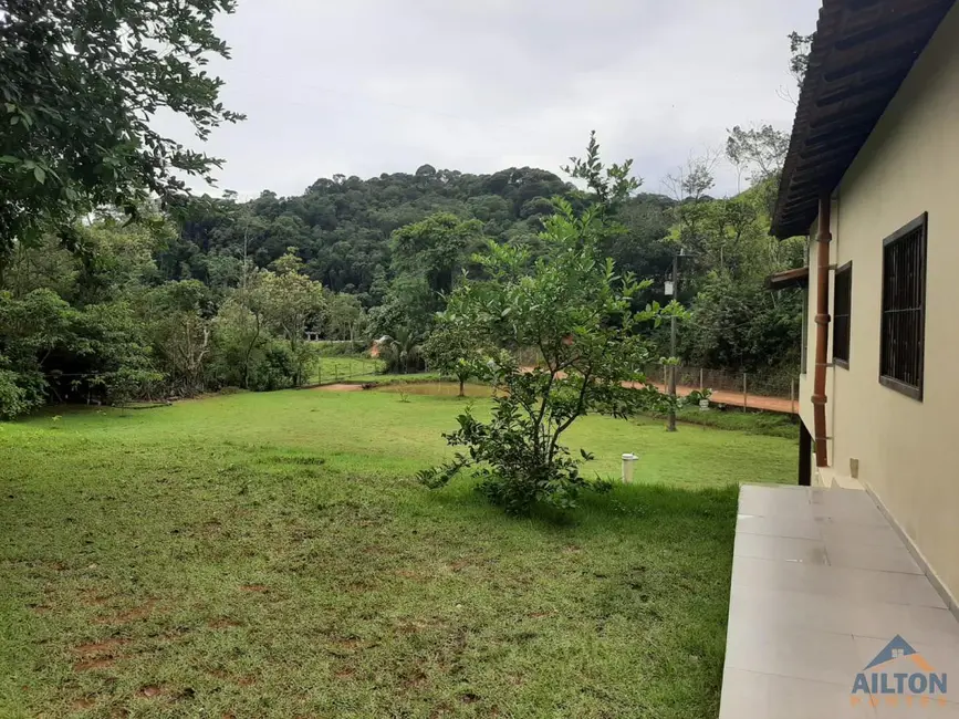 Casa com 3 quartos para alugar, 200m2 em Buenos Aires, Guarapari - ES - imagem 6 Foto 6 de Casa com 3 quartos para alugar, 200m2 em Buenos Aires, Guarapari - ES