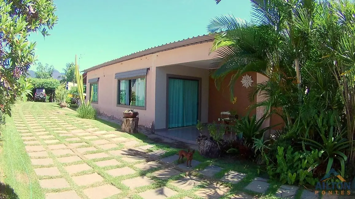 Foto 1 de Casa com 4 quartos à venda, 170m2 em Perocão, Guarapari - ES