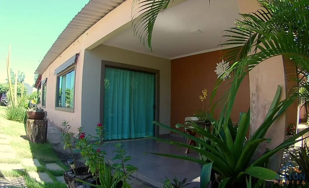 Foto 2 de Casa com 4 quartos à venda, 170m2 em Guarapari - ES