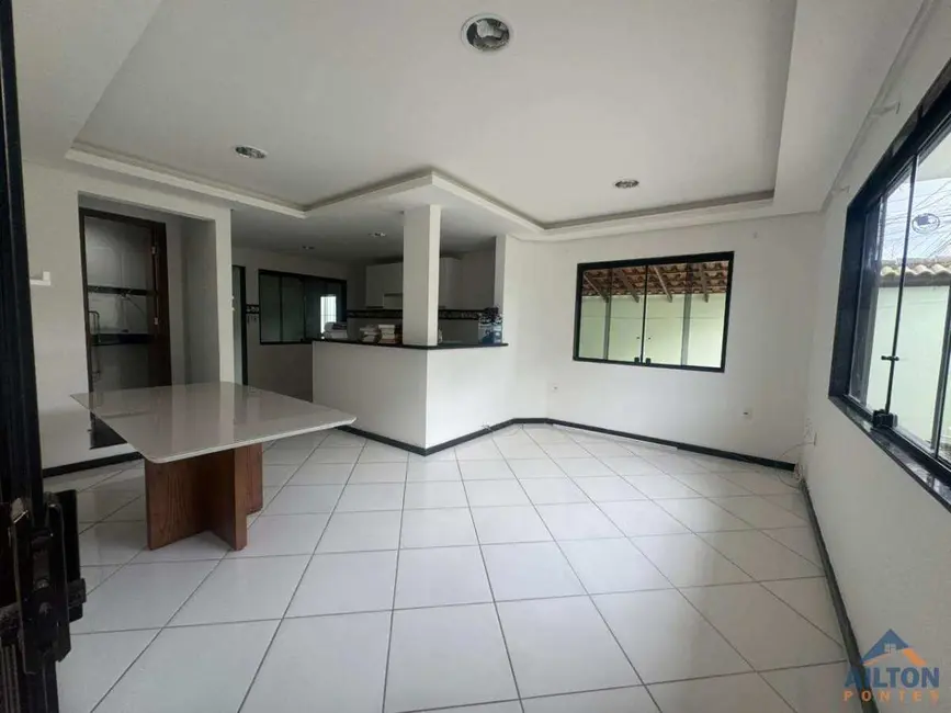 Foto 2 de Casa com 3 quartos para alugar, 110m2 em Itapebussu, Guarapari - ES