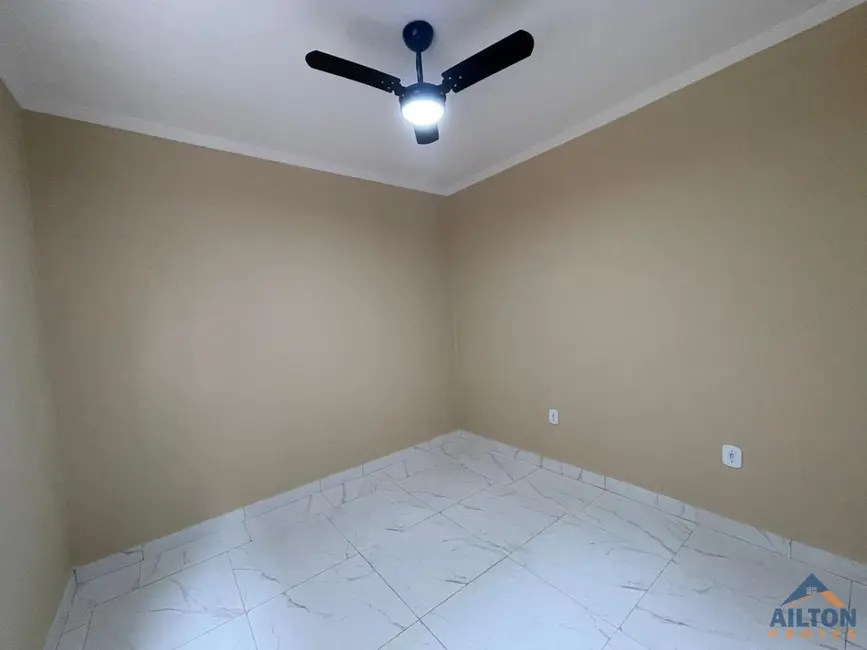 Casa com 3 quartos para alugar, 100m2 em Itapebussu, Guarapari - ES - imagem 8 Foto 8 de Casa com 3 quartos para alugar, 100m2 em Itapebussu, Guarapari - ES