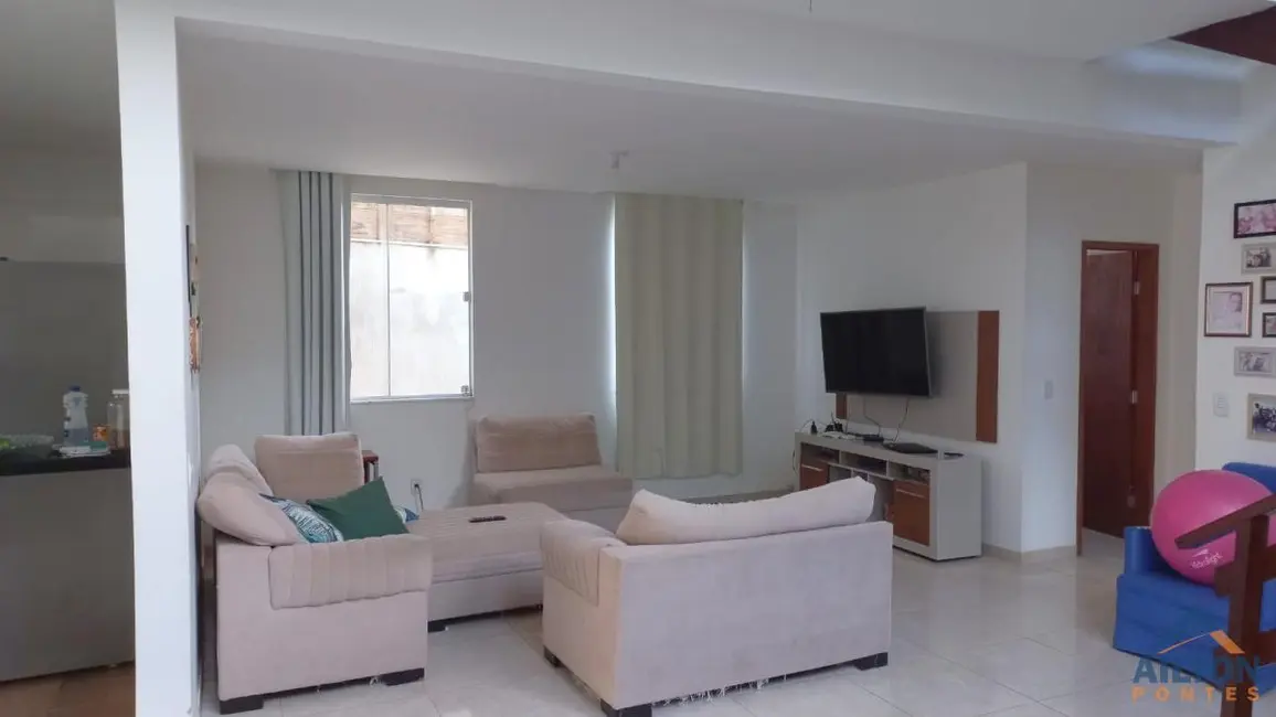 Foto 2 de Casa com 5 quartos à venda, 242m2 em Nova Guarapari, Guarapari - ES