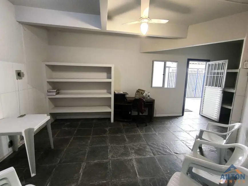 Casa com 3 quartos para alugar, 180m2 em Muquiçaba, Guarapari - ES - imagem 4 Foto 4 de Casa com 3 quartos para alugar, 180m2 em Muquiçaba, Guarapari - ES