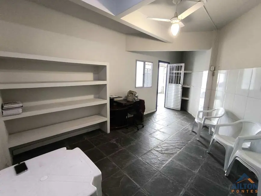 Casa com 3 quartos para alugar, 180m2 em Muquiçaba, Guarapari - ES - imagem 5 Foto 5 de Casa com 3 quartos para alugar, 180m2 em Muquiçaba, Guarapari - ES