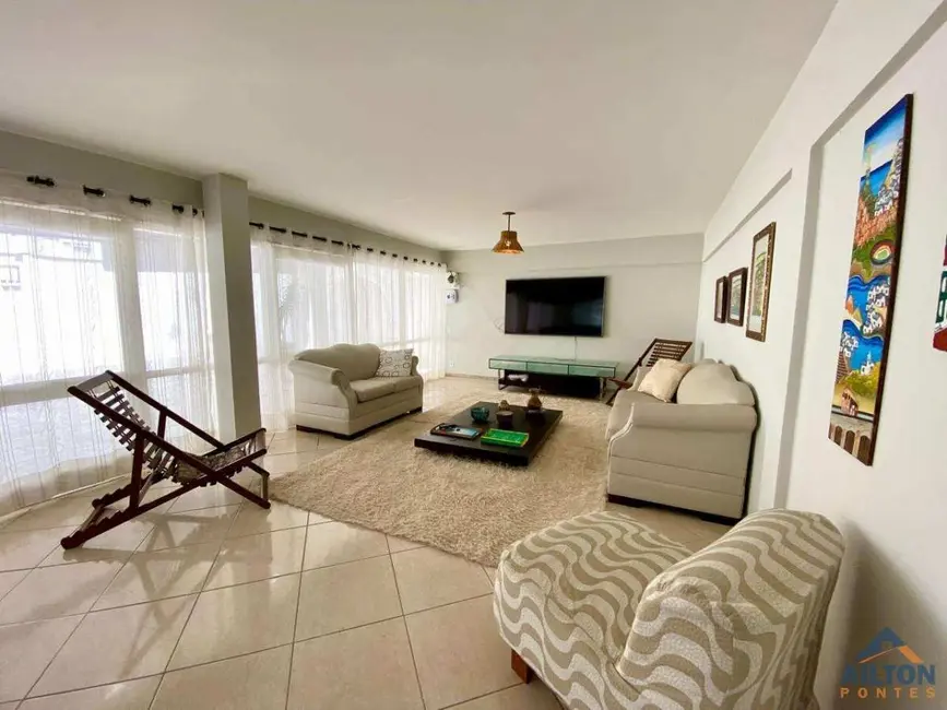 Foto 2 de Casa com 5 quartos para alugar, 700m2 em Ipiranga, Guarapari - ES
