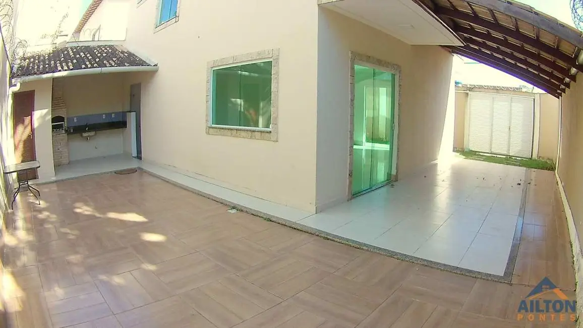 Casa com 3 quartos para alugar, 155m2 em Praia do Morro, Guarapari - ES - imagem 2 Foto 2 de Casa com 3 quartos para alugar, 155m2 em Praia do Morro, Guarapari - ES