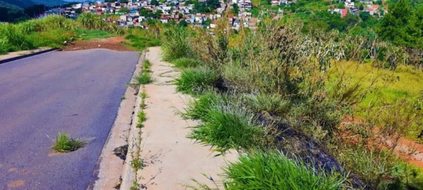 Foto 2 de Terreno / Lote à venda, 725m2 em Vila Santa Helena, Atibaia - SP