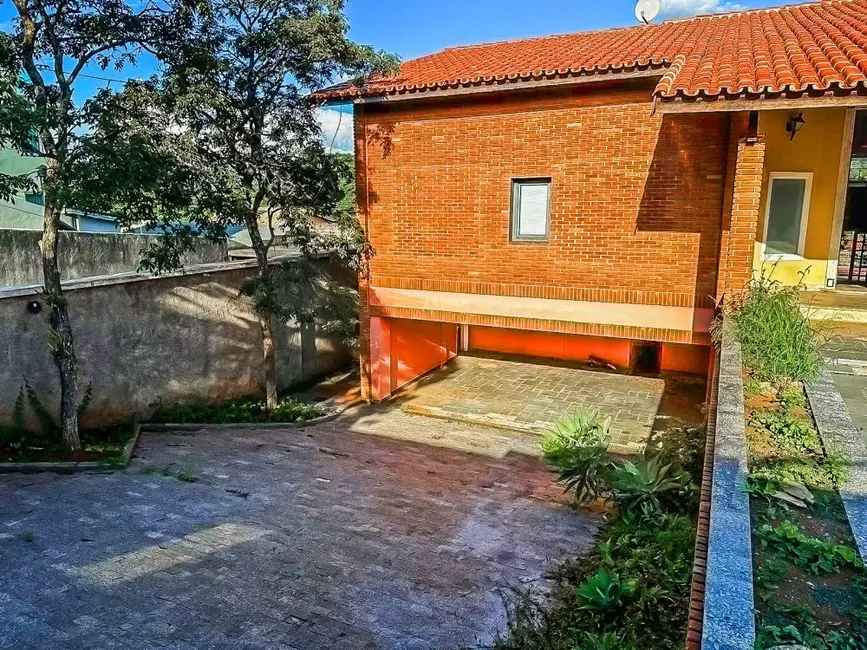 Foto 4 de Casa com 4 quartos à venda, 1024m2 em Vila Petrópolis, Atibaia - SP