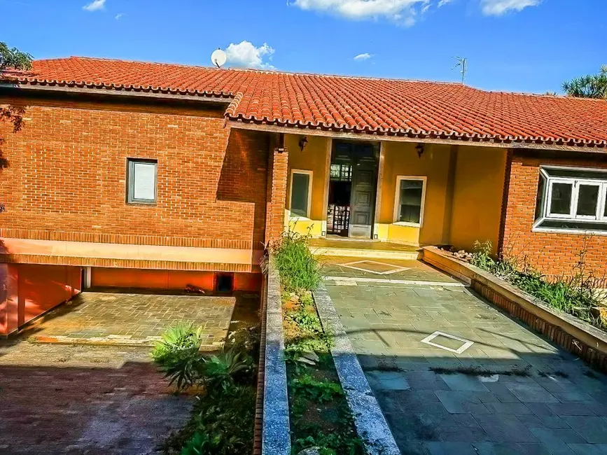 Foto 3 de Casa com 4 quartos à venda, 1024m2 em Vila Petrópolis, Atibaia - SP
