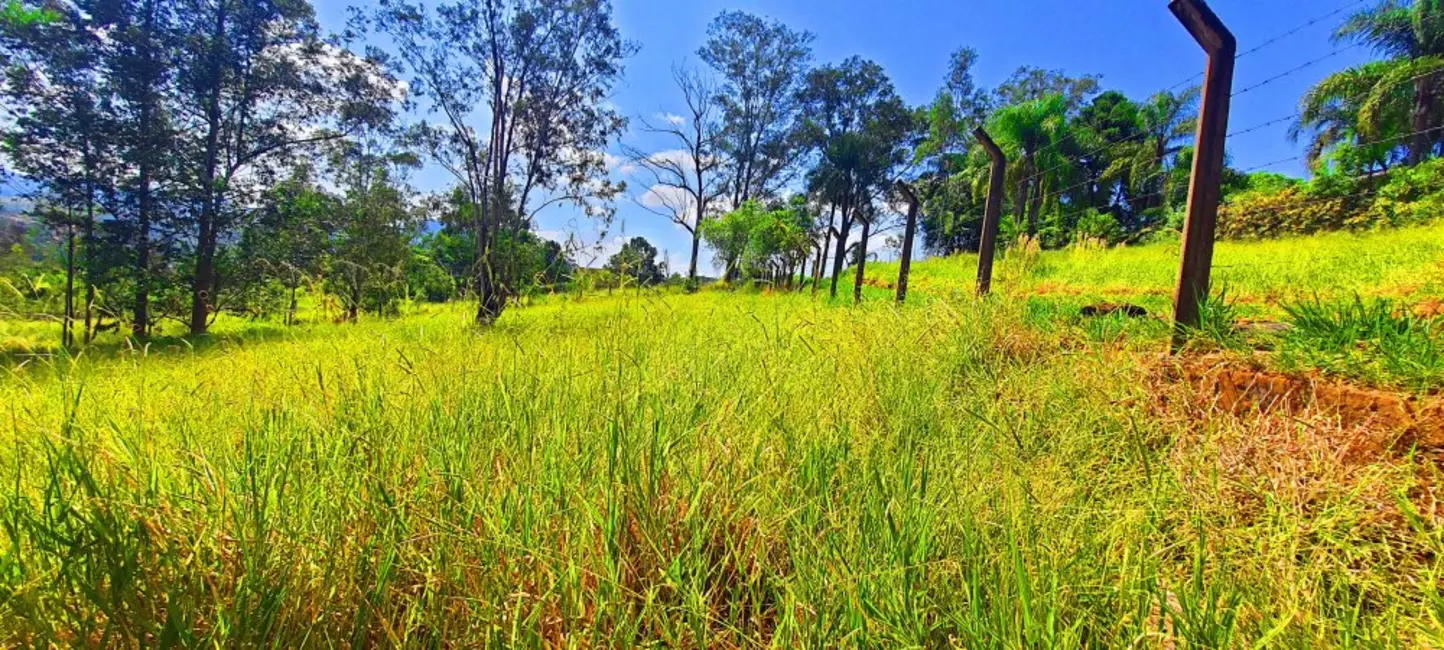 Foto 1 de Terreno / Lote à venda, 1500m2 em Vila Santa Helena, Atibaia - SP