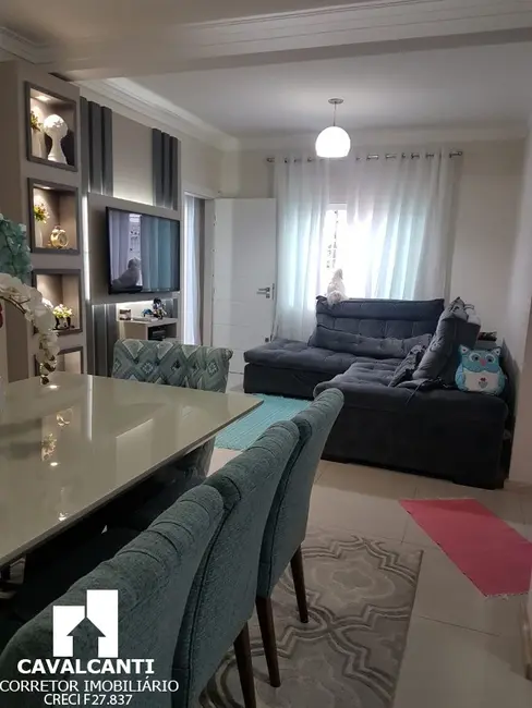 Casa com 3 quartos à venda, 190m2 em Cruzeiro, Sao Jose Dos Pinhais - PR - imagem 5 Foto 5 de Casa com 3 quartos à venda, 190m2 em Cruzeiro, Sao Jose Dos Pinhais - PR