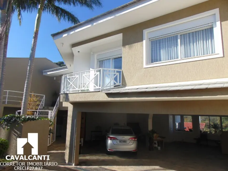 Casa com 3 quartos à venda, 450m2 em Aristocrata, Sao Jose Dos Pinhais - PR - imagem 3 Foto 3 de Casa com 3 quartos à venda, 450m2 em Aristocrata, Sao Jose Dos Pinhais - PR