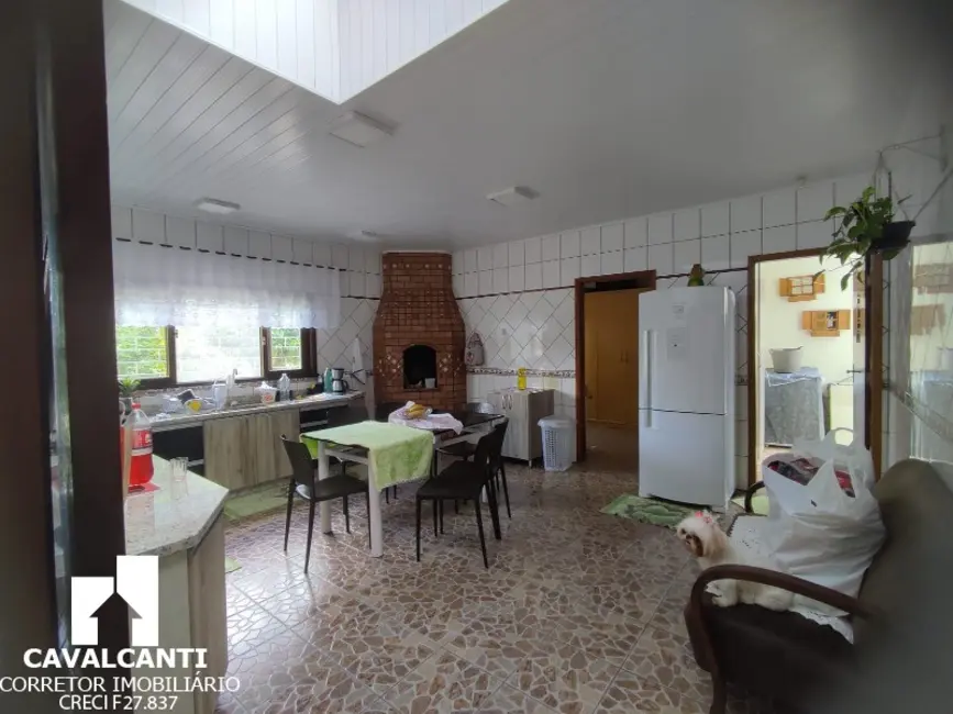 Casa com 4 quartos à venda, 710m2 em Bom Jesus, Sao Jose Dos Pinhais - PR - imagem 7 Foto 7 de Casa com 4 quartos à venda, 710m2 em Bom Jesus, Sao Jose Dos Pinhais - PR