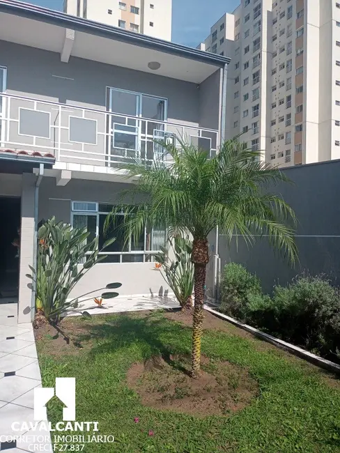 Foto 2 de Casa com 4 quartos à venda, 160m2 em Centro, Sao Jose Dos Pinhais - PR