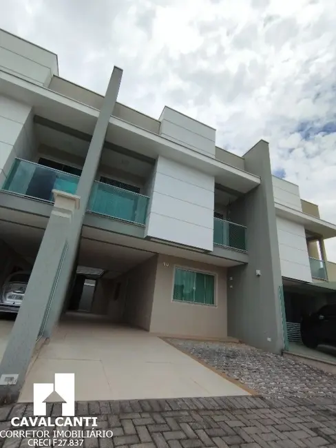 Foto 2 de Casa com 3 quartos à venda, 140m2 em Bom Jesus, Sao Jose Dos Pinhais - PR