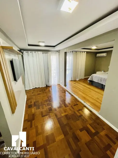 Casa com 4 quartos à venda, 330m2 em Três Marias, Sao Jose Dos Pinhais - PR - imagem 9 Foto 9 de Casa com 4 quartos à venda, 330m2 em Três Marias, Sao Jose Dos Pinhais - PR
