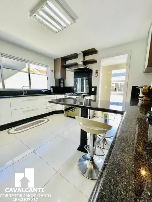 Casa com 4 quartos à venda, 330m2 em Três Marias, Sao Jose Dos Pinhais - PR - imagem 5 Foto 5 de Casa com 4 quartos à venda, 330m2 em Três Marias, Sao Jose Dos Pinhais - PR