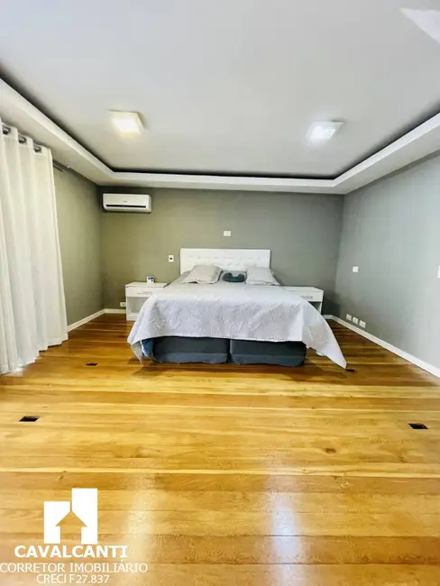 Casa com 4 quartos à venda, 330m2 em Três Marias, Sao Jose Dos Pinhais - PR - imagem 3 Foto 3 de Casa com 4 quartos à venda, 330m2 em Três Marias, Sao Jose Dos Pinhais - PR