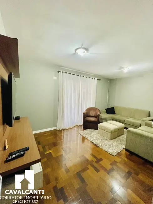 Casa com 4 quartos à venda, 330m2 em Três Marias, Sao Jose Dos Pinhais - PR - imagem 4 Foto 4 de Casa com 4 quartos à venda, 330m2 em Três Marias, Sao Jose Dos Pinhais - PR