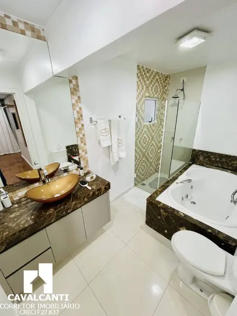 Casa com 4 quartos à venda, 330m2 em Três Marias, Sao Jose Dos Pinhais - PR - imagem 8 Foto 8 de Casa com 4 quartos à venda, 330m2 em Três Marias, Sao Jose Dos Pinhais - PR