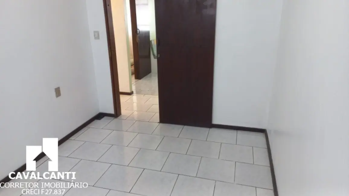 Casa com 3 quartos à venda, 160m2 em Anita Garibaldi, Joinville - SC - imagem 7 Foto 7 de Casa com 3 quartos à venda, 160m2 em Anita Garibaldi, Joinville - SC